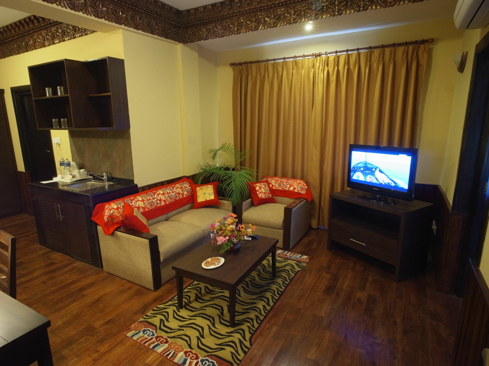 Hotel Tibet International Katmandu Szoba fotó